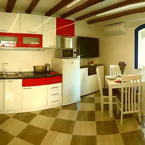 Karmen's One , Split Croatie
